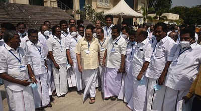 இடைக்கால பட்ஜெட் உரையை புறக்கணித்து திமுக வெளிநடப்பு