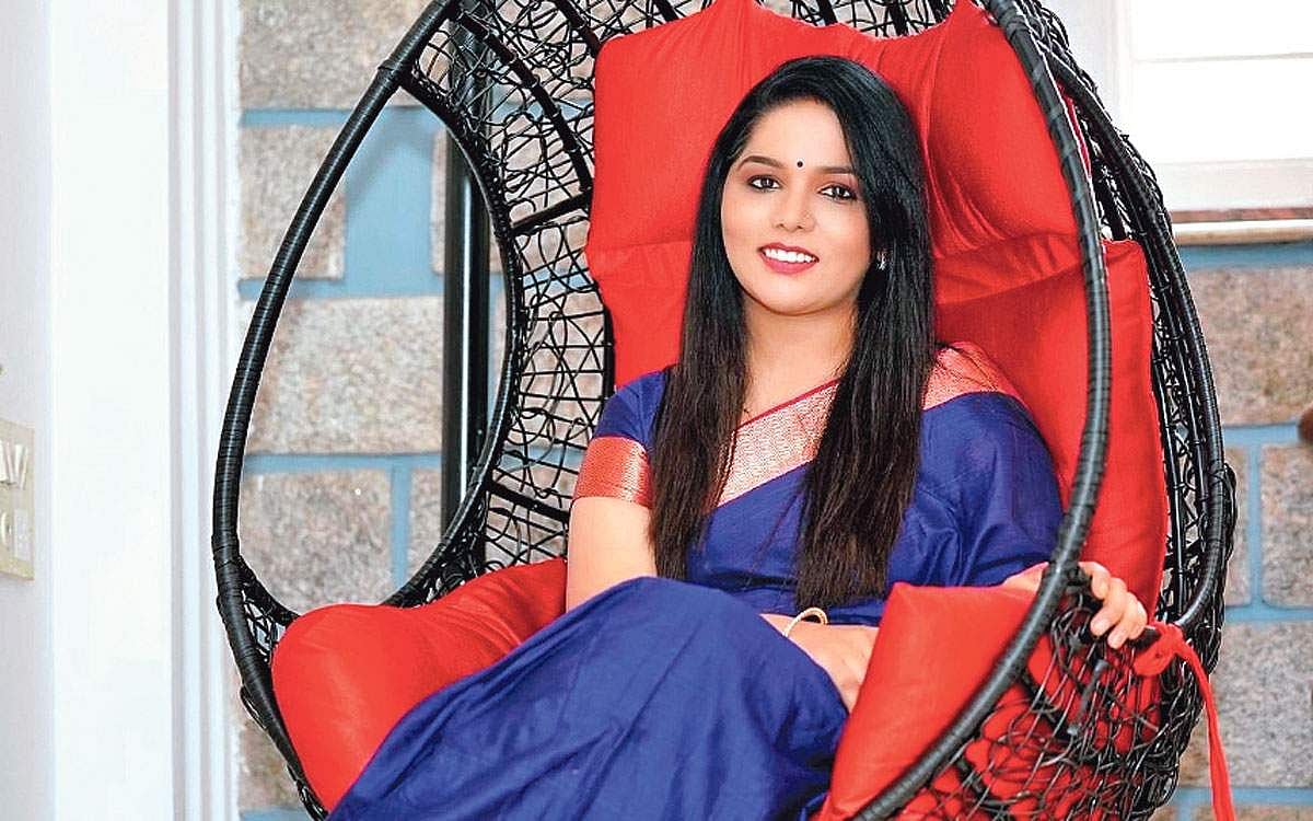 இன்னல்களை கடந்து வெற்றி பெற்றவர்!