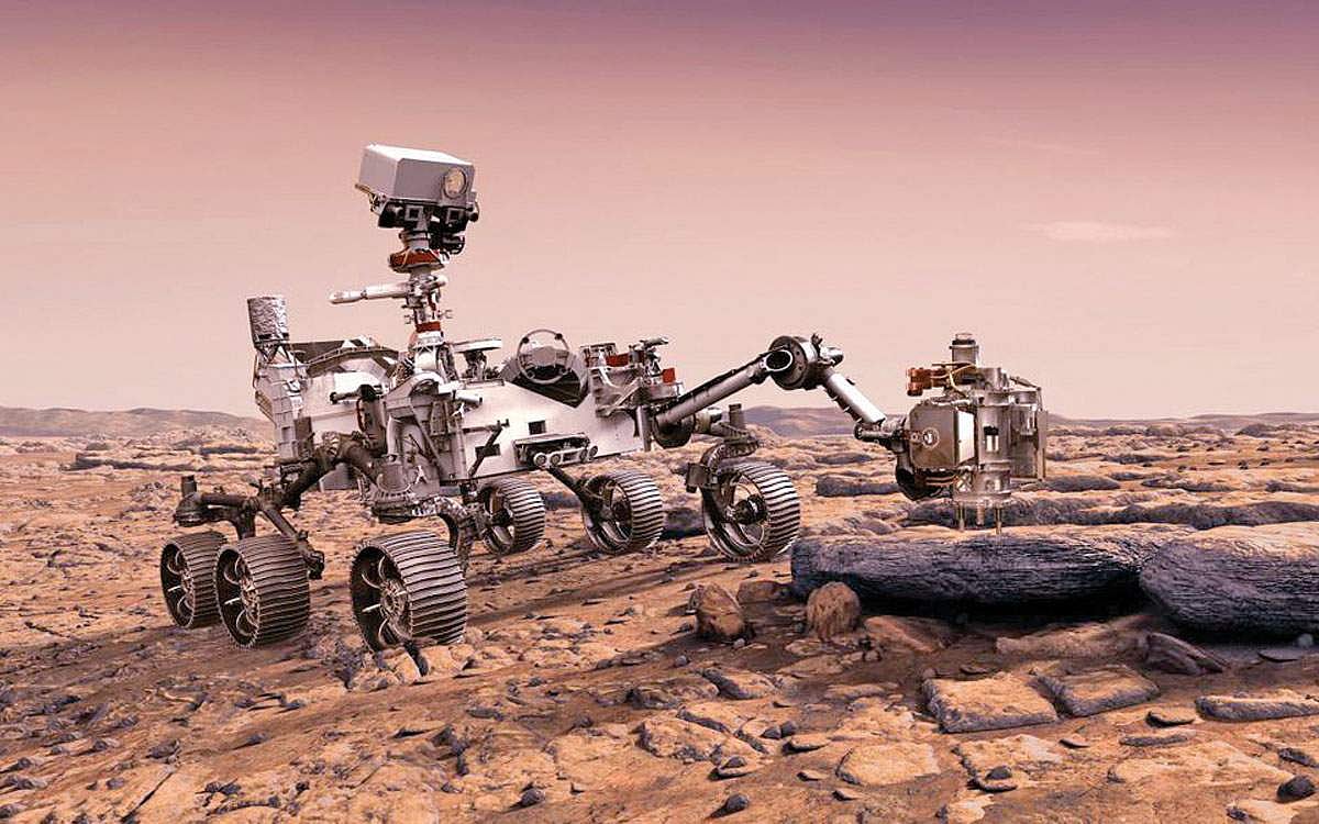 விண்கலத்தை வழிநடத்தும் பெண்மணி!