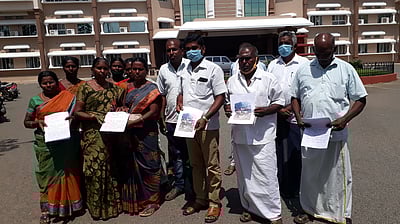 பழைமையான ஆலமரத்தை வெட்டியோா் மீது நடவடிக்கைக் கோரி மனு