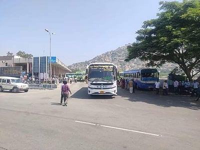 கிருஷ்ணகிரி மாவட்டத்தில் 57% பேருந்துகள் இயக்கம்