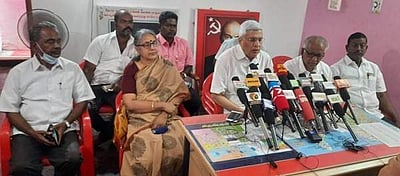 அதிமுக-பாஜக கூட்டணியை தோற்கடித்து, திமுக தலைமையிலான அரசாங்கத்தை உருவாக்க வேண்டும்: பிரகாஷ் காரத்