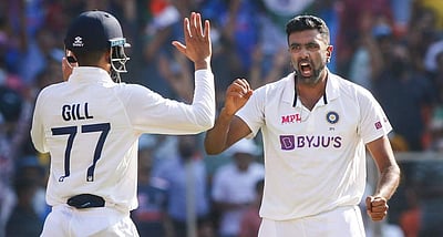 அஸ்வினின் சாதனையைக் குறைத்து மதிப்பிடுவதா?: சர்ச்சையை ஏற்படுத்தியுள்ள யுவ்ராஜ் சிங்கின் ட்வீட்!