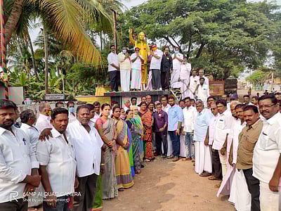 ஆத்தூர்: அதிமுக சார்பில் அண்ணா சிலைக்கு மரியாதை