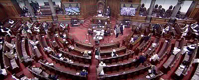 எதிர்க்கட்சிகள் அமளி: மக்களவை இரவு 7 மணி வரை ஒத்திவைப்பு