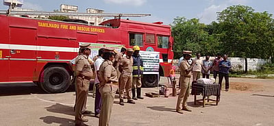 நெல்லை தீயணைப்புத்துறை சார்பில் சாலைப் பாதுகாப்பு மாத விழிப்புணர்வு நிகழ்ச்சி