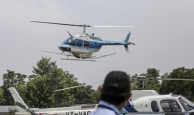 சசிகலாவை ஹெலிகாப்டரில் பூ தூவி வரவேற்க திட்டம்: ஆட்சியரிடம் குடியாத்தம் முன்னாள் எம்எல்ஏ கோரிக்கை