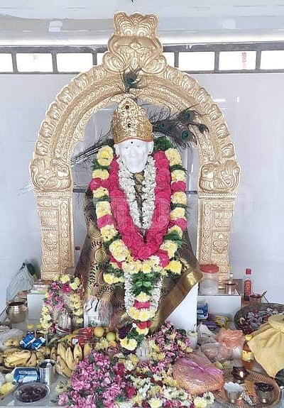 வாழப்பாடி சாய்பாபா கோயிலில் சிறப்பு பூஜை வழிபாடு