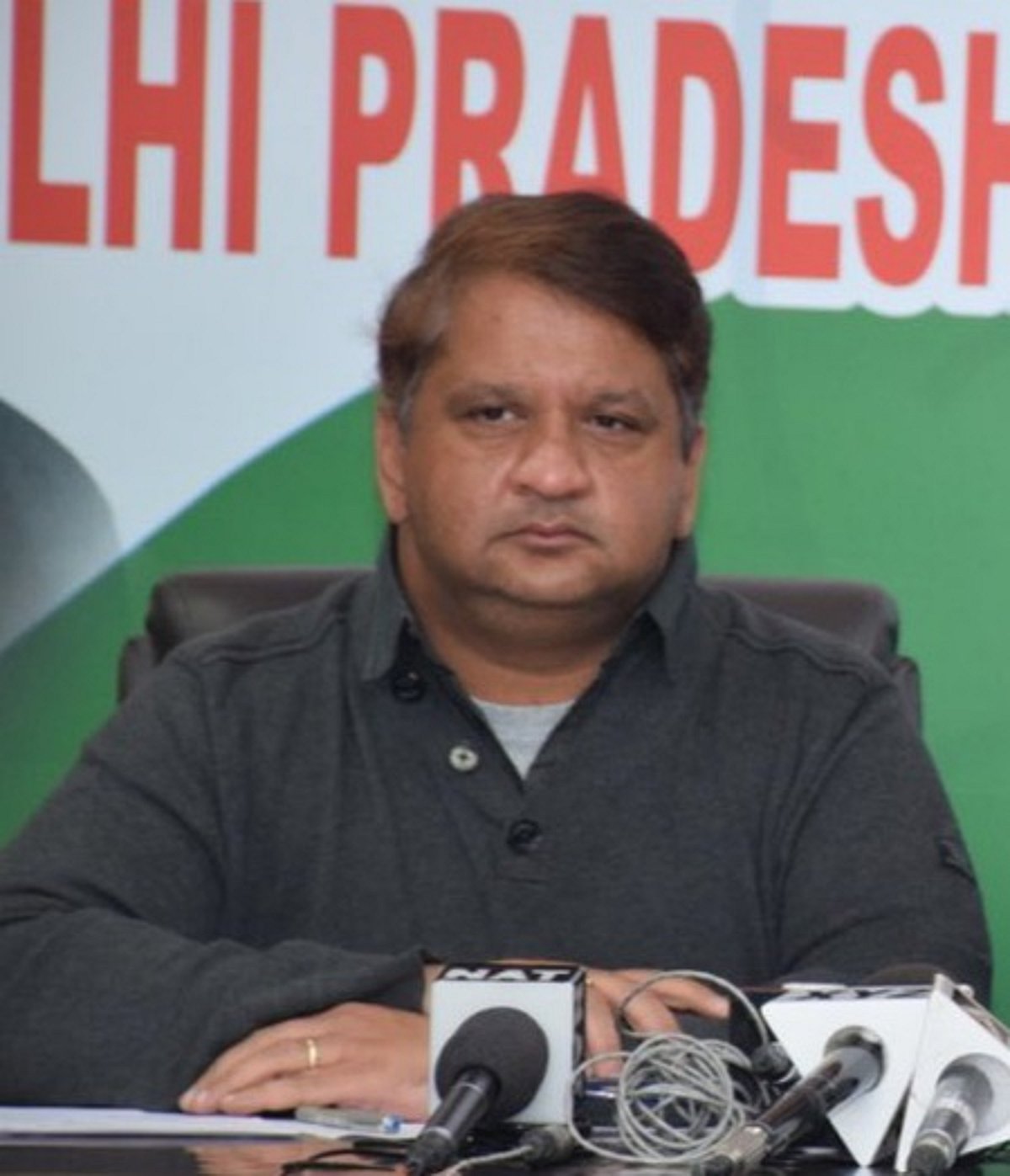 விவசாயிகள் விவகாரத்தில் கேஜரிவால் அரசு முதலைக் கண்ணீா் வடிக்கிறது: காங்கிரஸ்