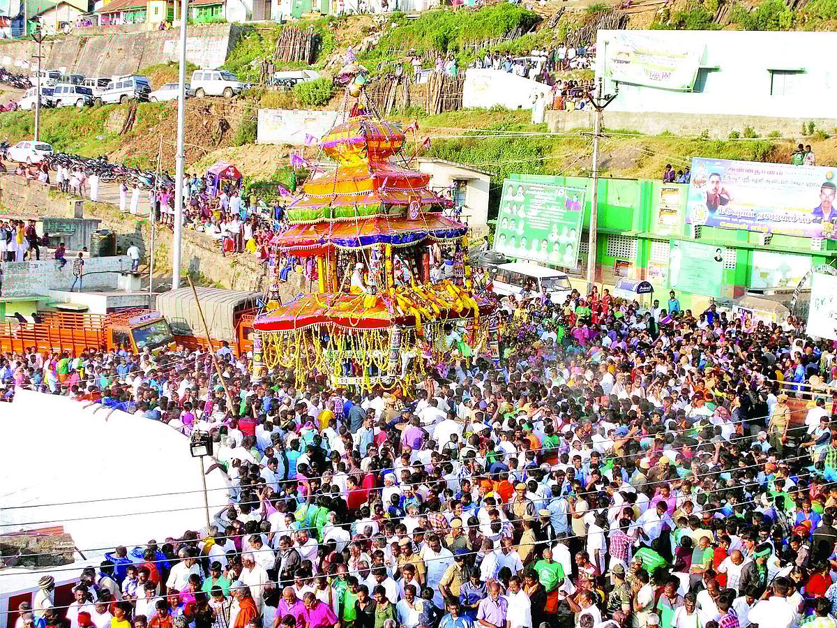 மலையில் ஓடும் தேர்!