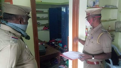 தருமபுரி: விடுதி காப்பாளர் வீட்டில் பூட்டை உடைத்து 12 பவுன் நகை திருட்டு