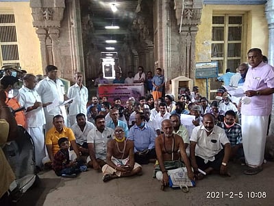 திருச்செந்தூர் மாசித்திருவிழா: பக்தர்கள் அனுமதியுடன் நடத்த வலியுறுத்தி அறப்போராட்டம்