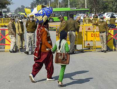 தில்லி எல்லையில் 50,000 காவலர்கள், ராணுவத்தினர் குவிப்பு