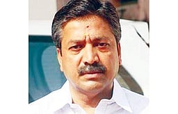 அதிமுக எம்.பி. சி.வி.சண்முகம் மீது குற்ற நடவடிக்கை: மகளிா் ஆணைய உத்தரவு ரத்து