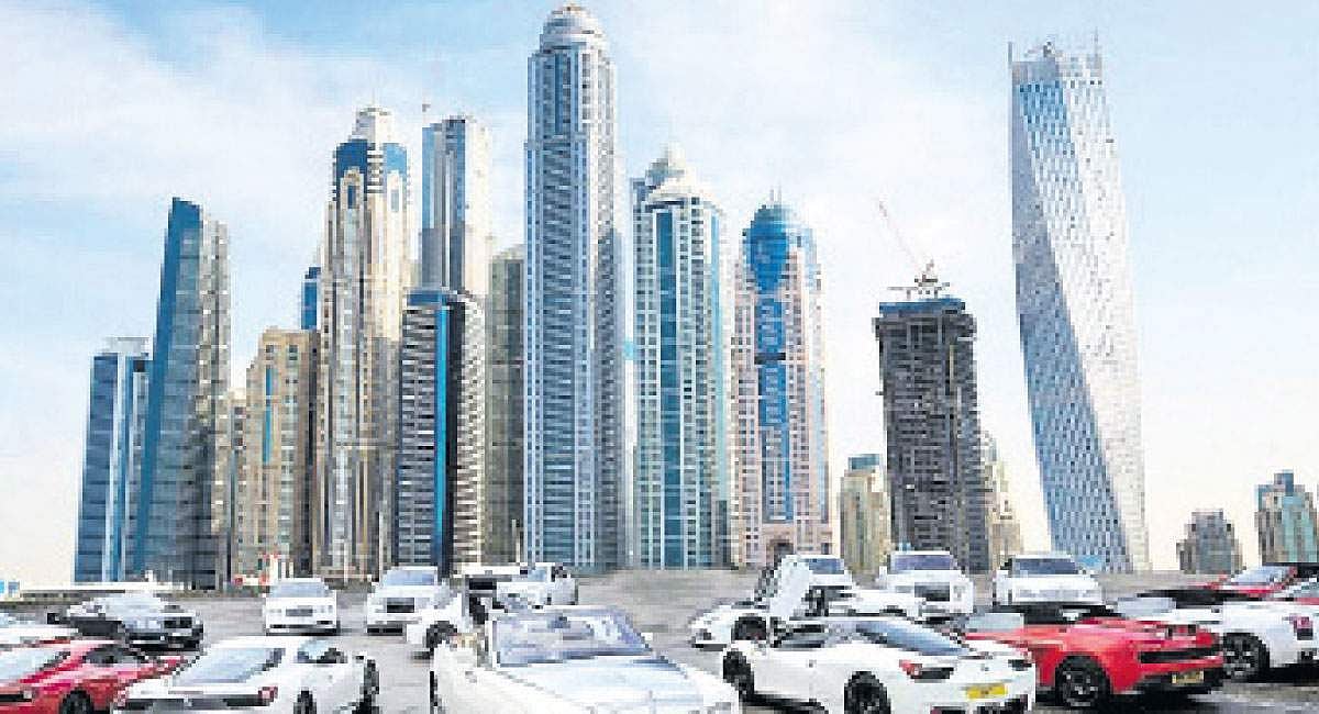 மலிவான விலையில் சொகுசு கார்கள்