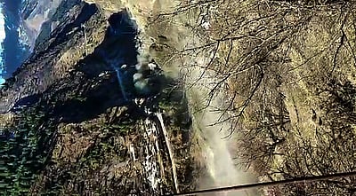 உத்தரகண்ட் மாநிலத்தில் திடீர் பனிச்சரிவு - புகைப்படங்கள்