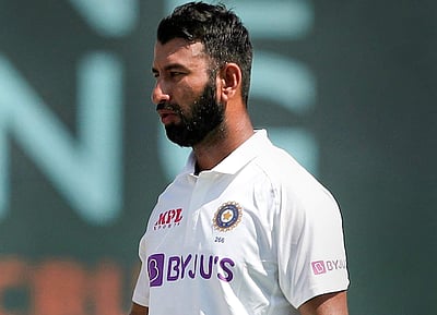 துரதிருஷ்டவசமான முறையில் ஆட்டமிழந்த புஜாரா!