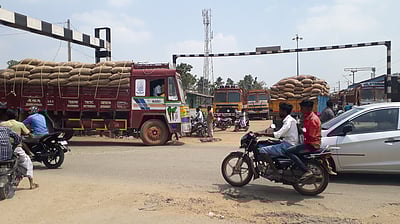 நீடாமங்கலம் ரயில் நிலையத்தில் லாரிகள் எடைபோட தனிச்சாலை அமைக்கப்படுமா ?
