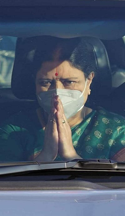 சசிகலாவுக்கு உற்சாக வரவேற்பு - புகைப்படங்கள்