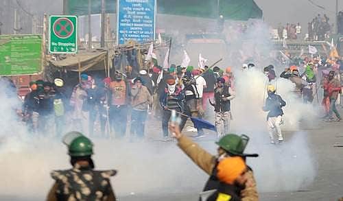 டிராக்டர் பேரணி: கருத்துக் கூறியவர்களை கைது செய்ய இடைக்காலத் தடை