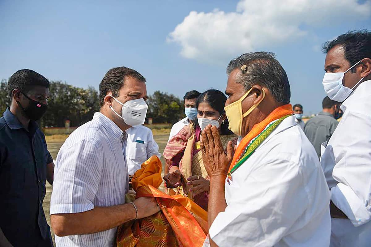 மோடி என்ன சொல்கிறாரோ அதையே பழனிசாமி செய்கிறார்: ராகுல்