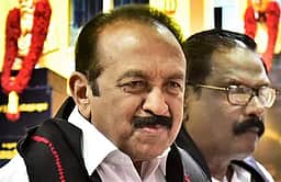 காவி உடையில் திருவள்ளுவா்: வைகோ கண்டனம்
