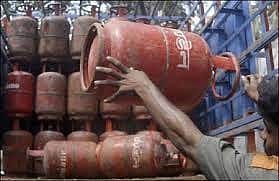 சமையல் எரிவாயு உருளையின் விலை மேலும் ரூ.15 உயர்வு!
