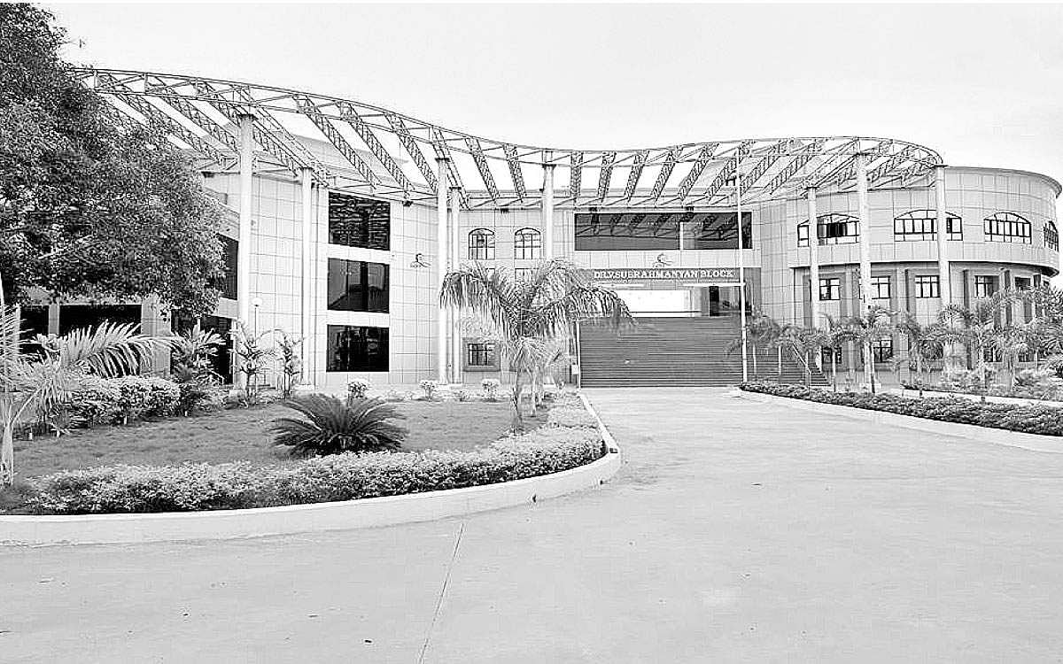 வேலை... வேலை... வேலை...