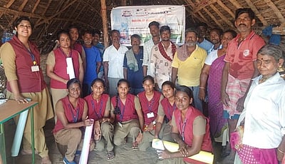 விவசாயிகளுக்கு வேளாண் கல்லூரி மாணவிகள் பயிற்சி