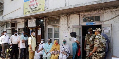 கரோனா சான்றிதழில் மோசடி செய்த மும்பை தம்பதி கைது