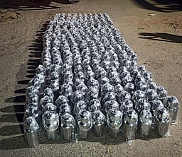 பரமத்தி அருகே 590 சில்வா் பாத்திரங்கள் பறிமுதல்