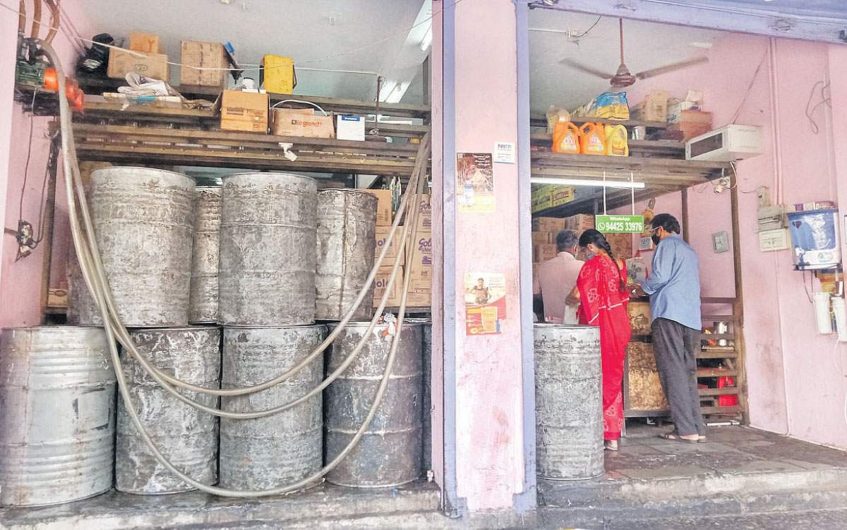 4 மாதங்களில் 30% உயர்ந்த சமையல் எண்ணெய் விலை