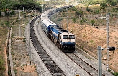 10 சிறப்பு ரயில்கள் சேவை நீடிப்பு