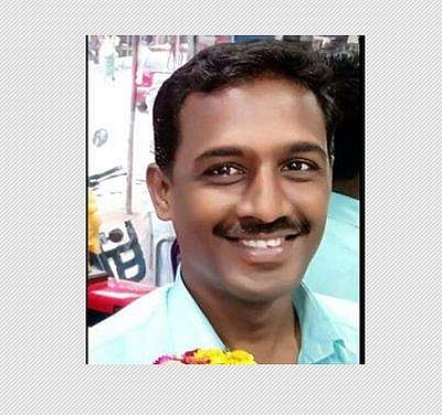 ஆலங்குளம் அருகே வாகன விபத்து: தந்தை பலி; மகன் படுகாயம்