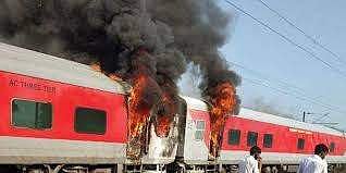 தில்லி - டேராடூன் ரயிலில் தீ விபத்து