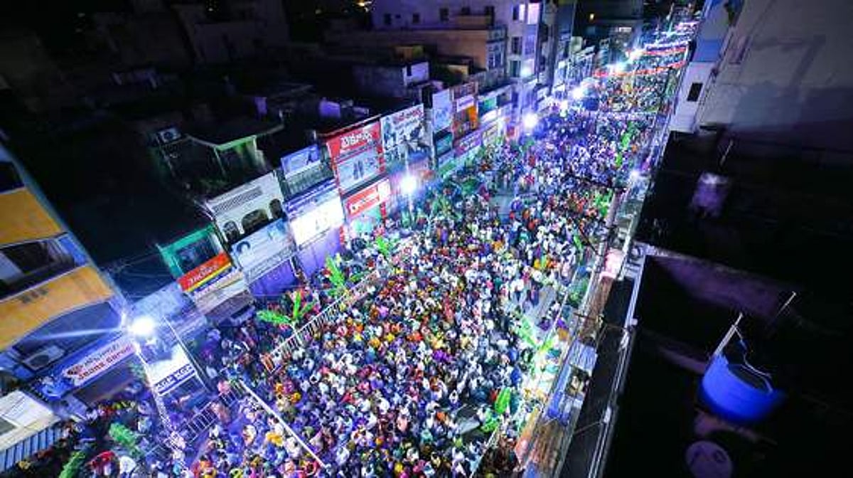 காளஹஸ்தியில் திருக்கல்யாண வைபவம்: ருத்ராட்ச அம்பாரியில் உற்சவமூா்த்திகள் பவனி