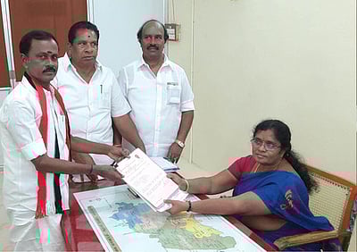 சேவூா் ராமச்சந்திரன் வேட்புமனு தாக்கல்