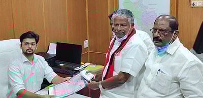 அம்பாசமுத்திரத்தில் ஆவுடையப்பன் (திமுக) வேட்புமனு