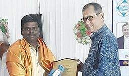 அரசுப் பள்ளி ஆசிரியருக்கு இலக்கியச் செம்மல் விருது