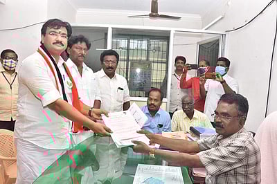 மதுரையில் எஸ்.எஸ்.சரவணன் (அதிமுக) வேட்பு மனு