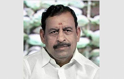 வேதாரண்யம்: நட்சத்திரத் தொகுதியில் ஜொலிக்க போவது யாா்?