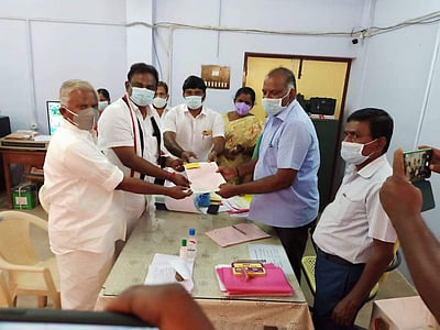 பரமத்தி வேலூரில் திமுக, அதிமுக, அமமுக வேட்பு மனு