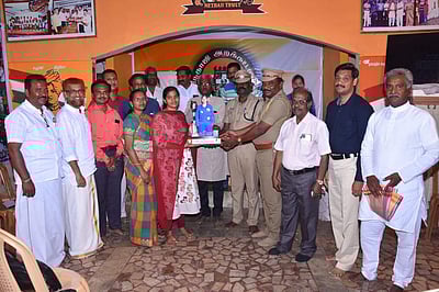 கம்பத்தில் விண்வெளி பயிற்சி பெறும் மாணவிக்கு பாராட்டு