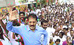 கடந்த தோ்தலில் கூட்டணிக் கட்சியினரின் துரோகத்தால் தோற்றோம்