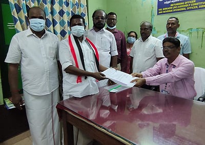 சீர்காழியில் பி.வி. பாரதி (அதிமுக) வேட்பு மனு