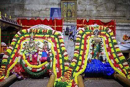 கேடிக வாகனத்தில் காளஹஸ்தீஸ்வரா் வீதியுலா