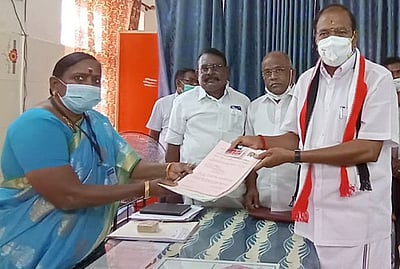 குமாரபாளையம் தொகுதியில் அமைச்சா் பி.தங்கமணி வேட்புமனு தாக்கல்