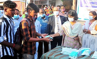 கரோனா தடுப்பு பாதுகாப்பு வழிமுறைகளை பின்பற்றாதவா்களுக்கு அபராதம்