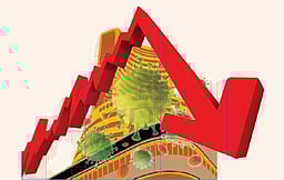 போா் சூழல் தாக்கம்: சென்செக்ஸ், நிஃப்டி கடும் சரிவு!