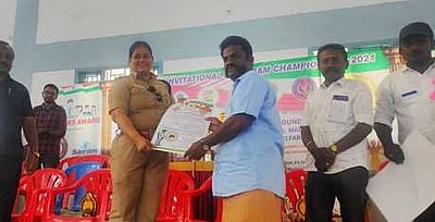 சிலம்ப ஆசானுக்கு பாராட்டுச் சான்றிதழ்